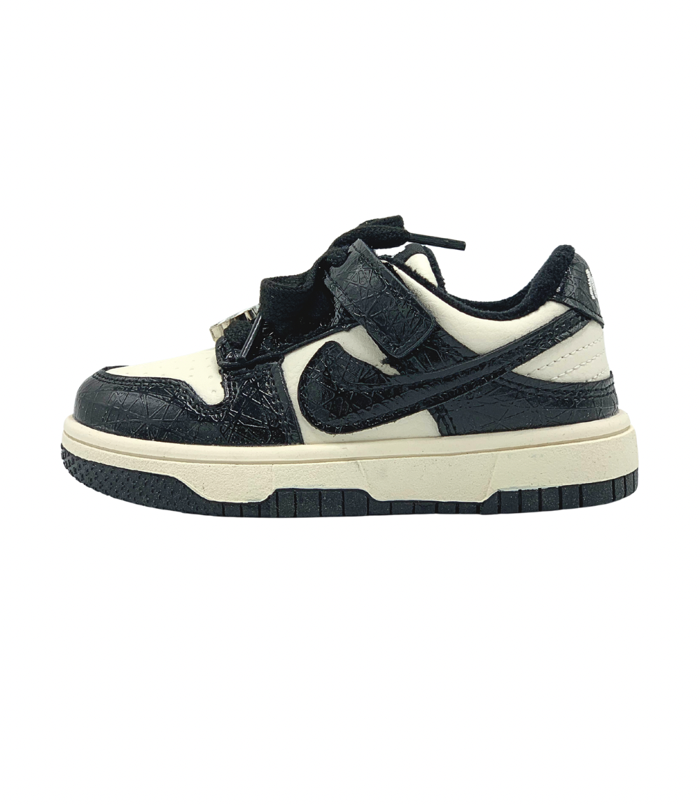 White Black Sneaker